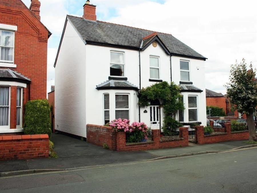 Laurels Acomodação com café da manhã Oswestry Exterior foto